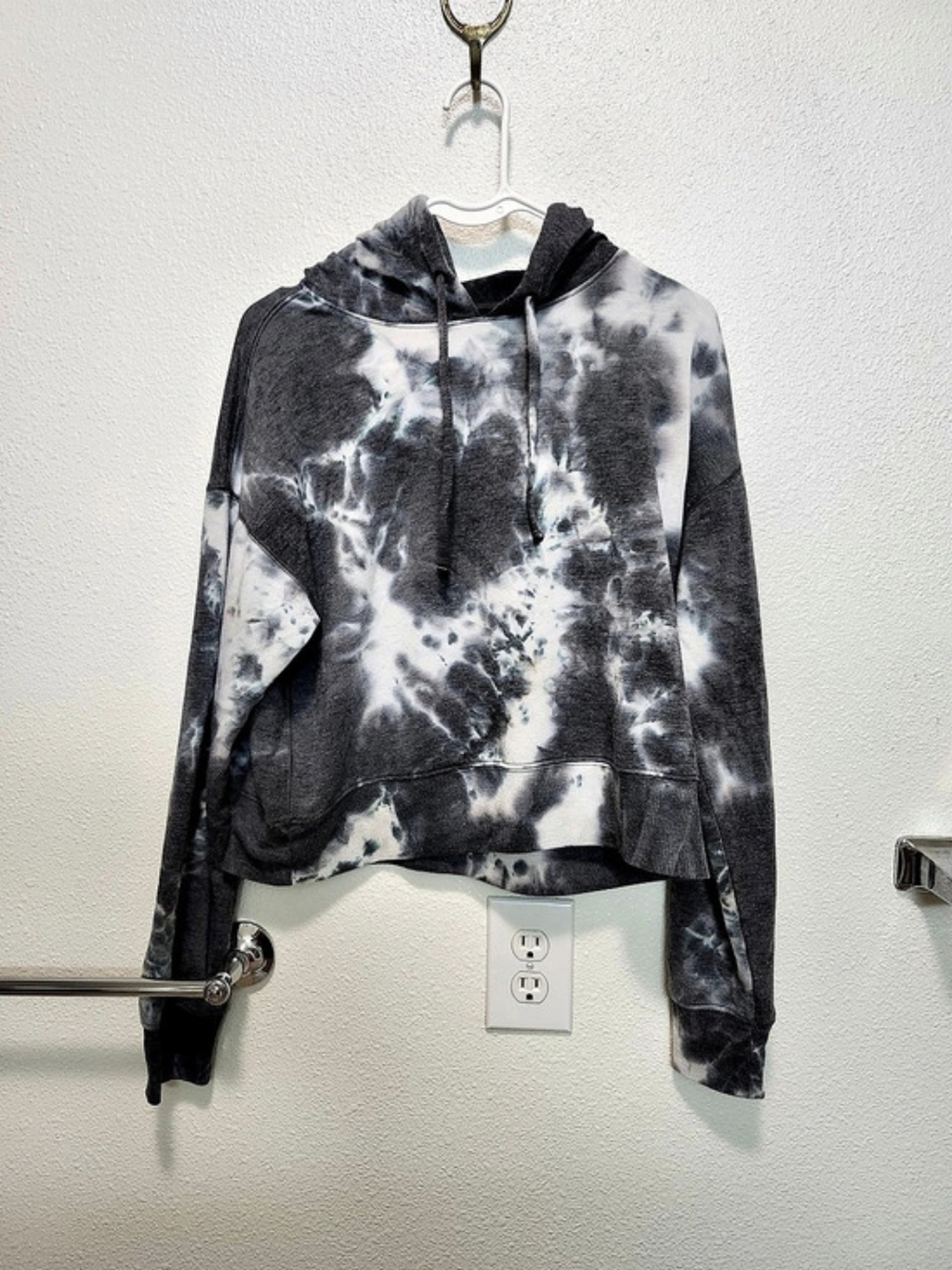 Tie-Dye Hoodie in Gray & Black